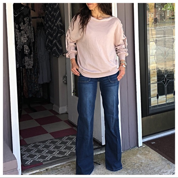 ✨LAST ONE ✨PARIS Lace up sleeves sweater - Picture 7 of 7